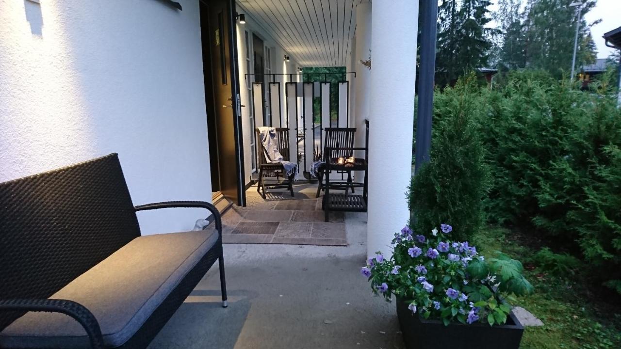 Villa Jokivarsi Bed & Breakfast Vantaa Exterior photo
